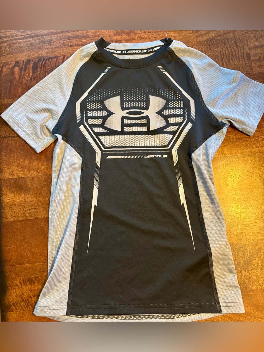 🖤 Under Armour Boys HeatGear Athletic Shirt 🩶
